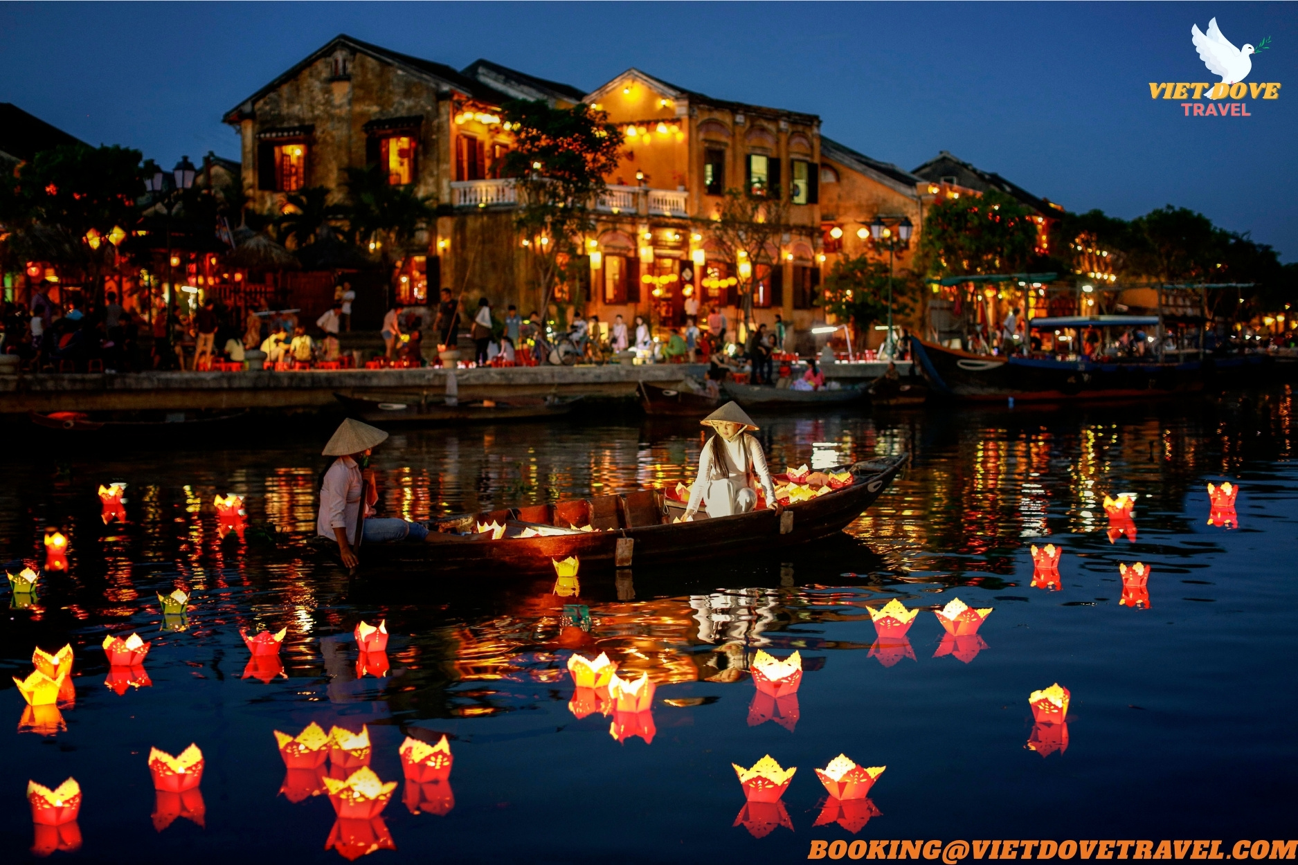 Hoi An Night Boat Lantern View.