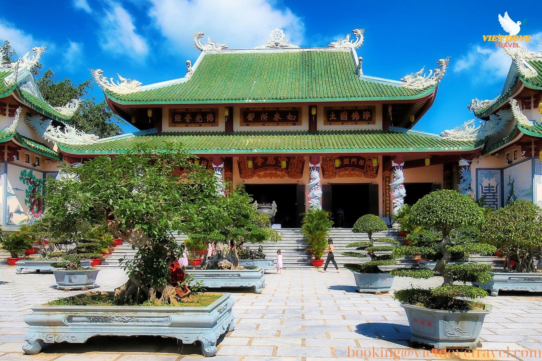 Main hall of Linh Ung Pagoda, Son Tra.